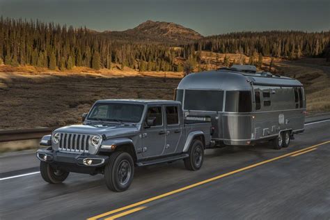 2020 jeep gladiator towing capacity